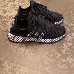 Adidas Netted Shoes Size 6 Big Kids